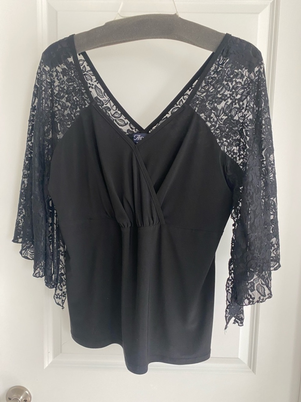 Aida ballroom practice west Black Lace Sleeve V-Neck Top